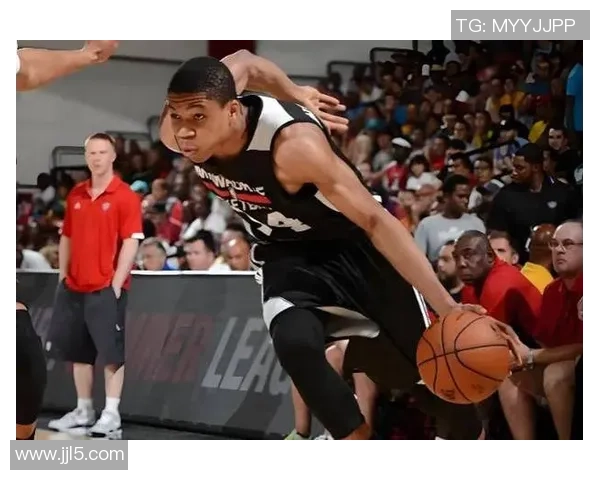 字母哥:弗拉格上限极高,最走运的是他遇到了基德这样的教练 字母哥:弗拉格上限极高,最走运的是他遇到了基德这样的教练